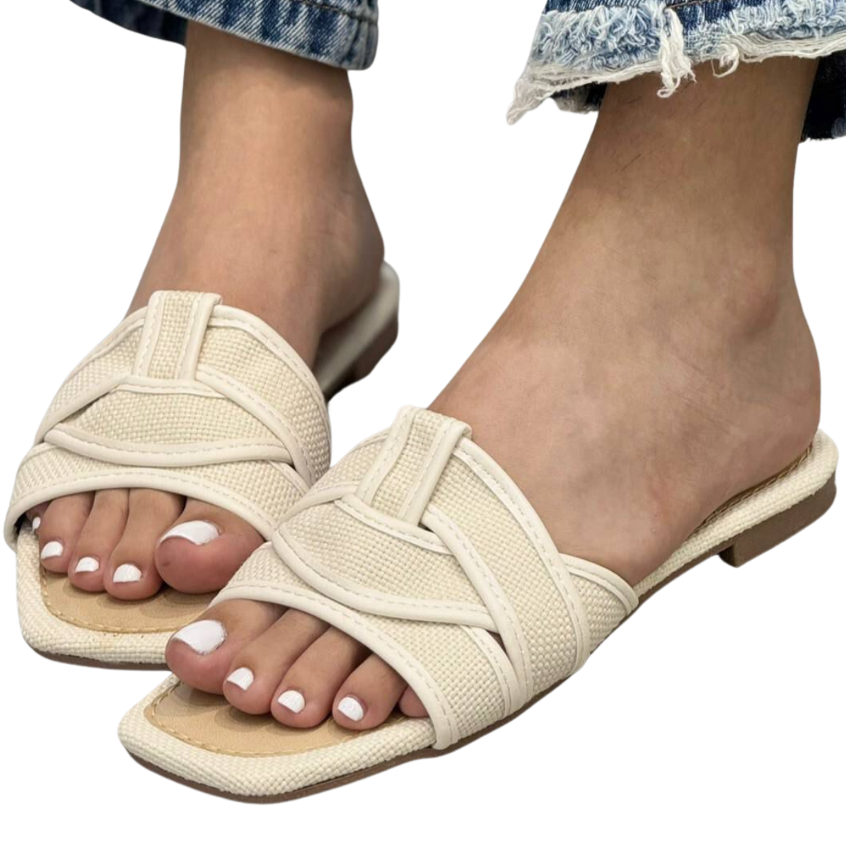 SANDALIA PLANA ELA PARA MUJER: Comodidad y Estilo en Cada Paso. Las SANDALIAS PLANAS ELA PARA MUJER son el complemento perfecto para quienes buscan estilo y comodidad en su calzado. Con un diseño versátil y actual, estas sandalias combinan bien con cualquier atuendo, ya sea casual o elegante. En Onlineshoppingcenterg, ofrecemos una gran variedad de Sandalias Planas Elegantes que te harán lucir increíble en cualquier ocasión.  ¿Por qué elegir SANDALIA PLANA ELA PARA MUJER? Las sandalias planas de Ela destacan por su diseño moderno y confort. Son ideales para largas caminatas, días de verano y salidas casuales. Además, su suela plana proporciona un soporte excelente, haciendo que tus pies se sientan cómodos todo el día.  Beneficios de las SANDALIAS PLANAS ELA PARA MUJER Estilo versátil: Estas Sandalias Plana Mujer se adaptan fácilmente a cualquier look. Ya sea que prefieras un estilo casual o algo más elegante, siempre podrás combinarlas con vestidos, jeans o faldas.  Materiales de calidad: Las sandalias Ela están fabricadas con materiales duraderos, garantizando resistencia y estilo. Suelen venir en diseños con tiras de piel y acabados en colores clásicos como el negro y el dorado.  Comodidad superior: Las Sandalias Planas Cómodas de Ela están diseñadas para ofrecer un confort excepcional, con suelas acolchadas y diseño ergonómico que se adapta al pie, evitando rozaduras o incomodidades.  Modelos Populares de Sandalia Plana Ela para Mujer En Onlineshoppingcenterg, tenemos una gran variedad de modelos de sandalias planas Ela, ideales para diferentes estilos y gustos. Aquí te mostramos algunos de los modelos más populares:  1. Sandalias Plana Ela con Tiras de Piel Estas Sandalias Plana Tiras son perfectas para quienes buscan un look sencillo y elegante. Están hechas de piel de alta calidad y cuentan con tiras delgadas que se ajustan cómodamente al pie.